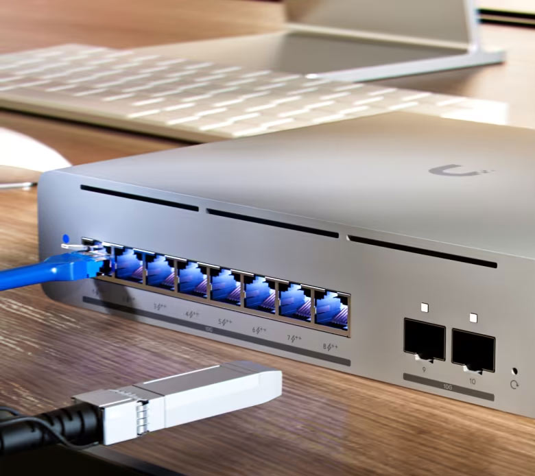 USW-Pro-XG-8-PoE Ubiquiti UniFi Compact 8-port Etherlighting Switch (3)
